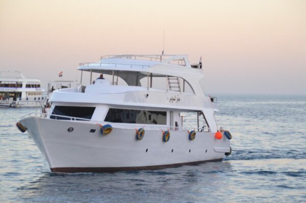 Individual yacht to Ras Mohammed - 1premierguide
